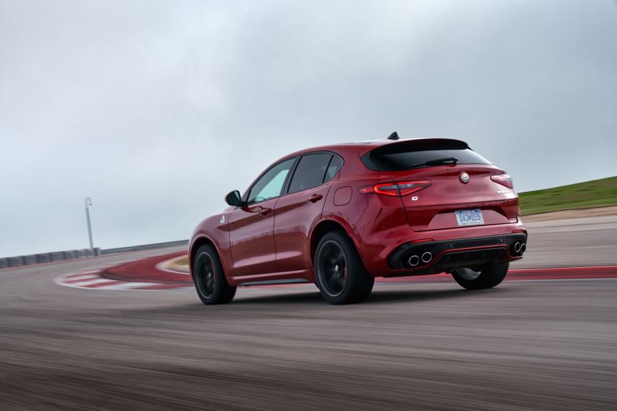 Alfa Romeo Stelvio Quadrifoglio (949) 2018 года  (NA) (фото 13 из 40)